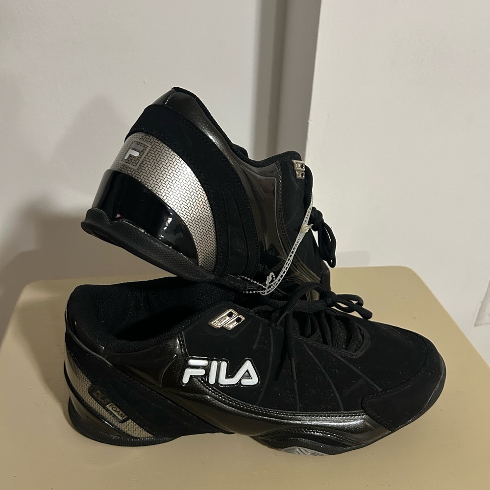 Fila Men's Black and Gray Sneakers